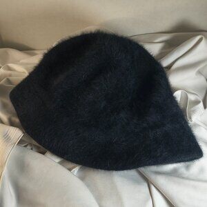 Betmar Womens Cashmere hat Size 6 3/8 or 20 inch circumference